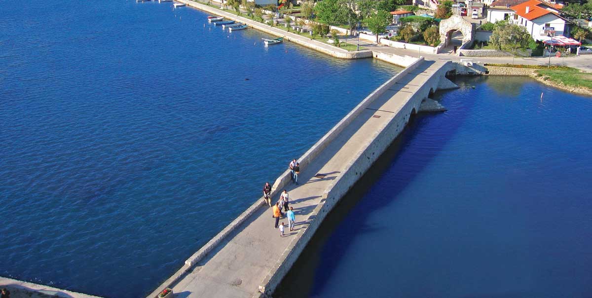 Foto der Brücke von Nin