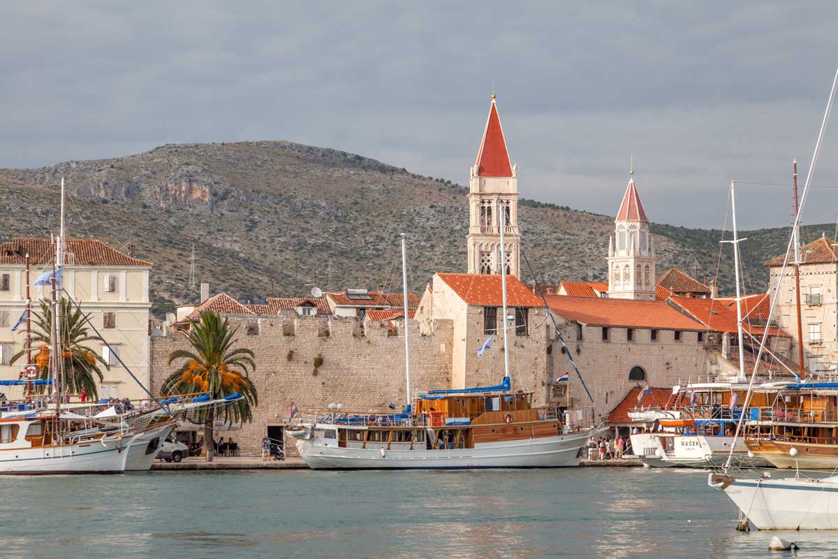 Foto von Trogier, Ansicht vom Hafen