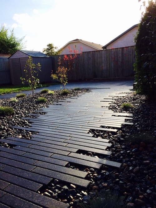 Winnipeg landscaping project with barkman navaro paving stone