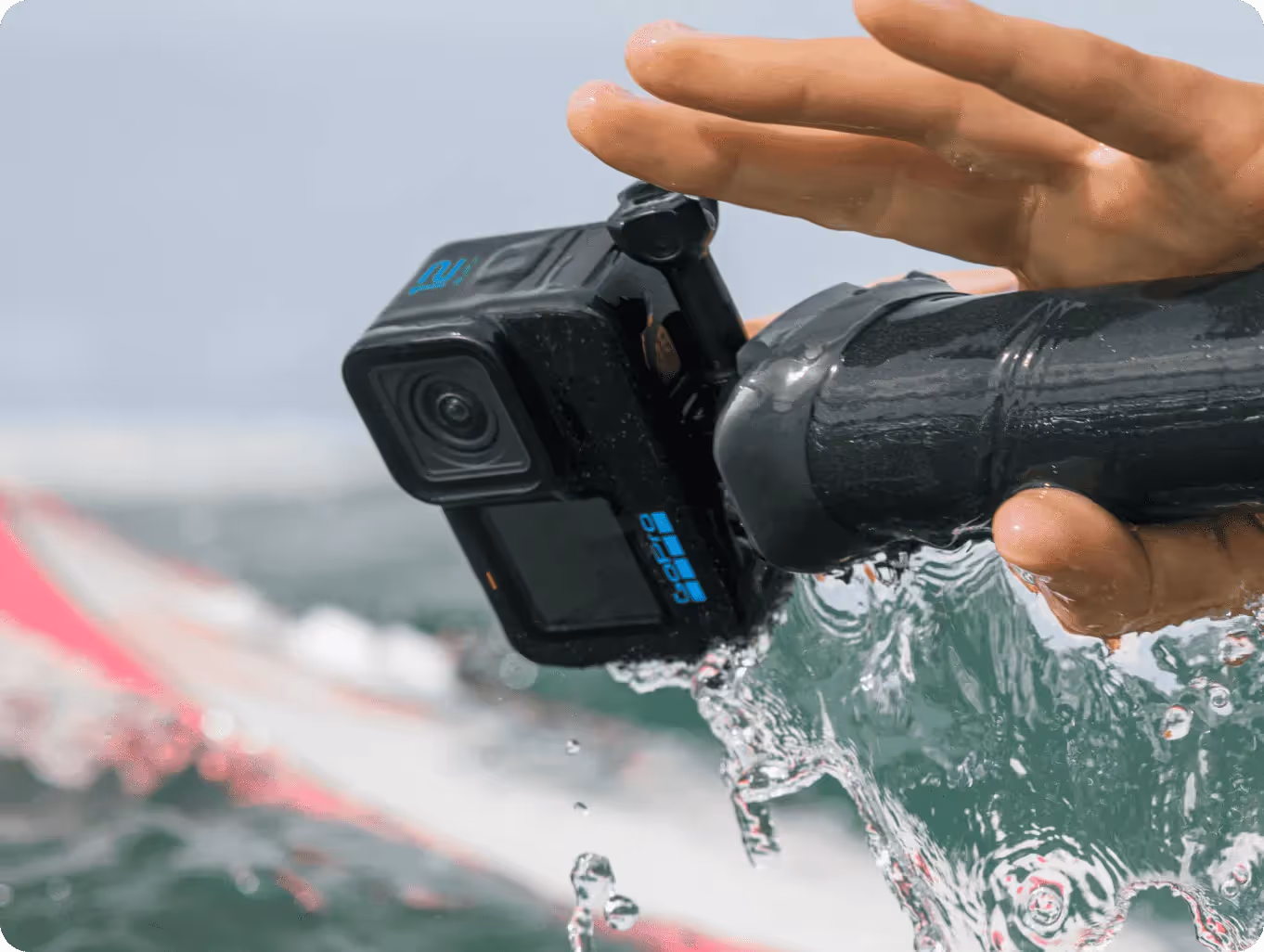 Water-repelling lens cover