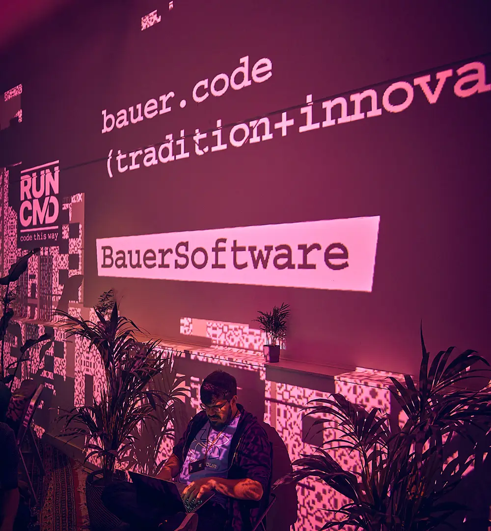 LEA Hackathon RUN CMD – Wandprojektion