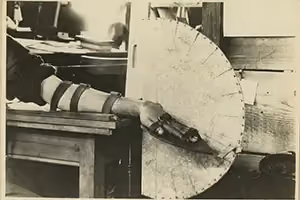 WWI-era Apparatus to Measure Wrist Extension