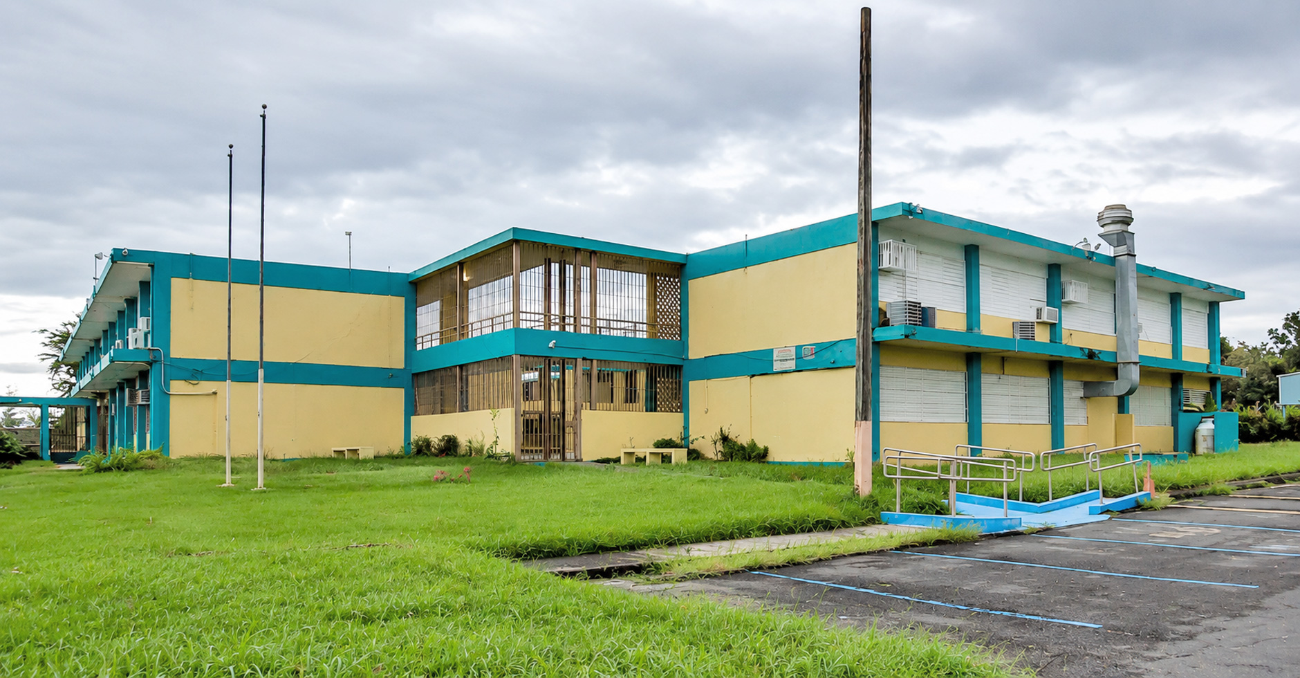 Escuela Dr. Modesto Rivera Rivera ("La 3")