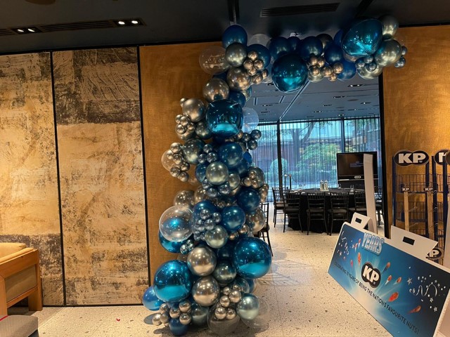 balloon decorations spiral column