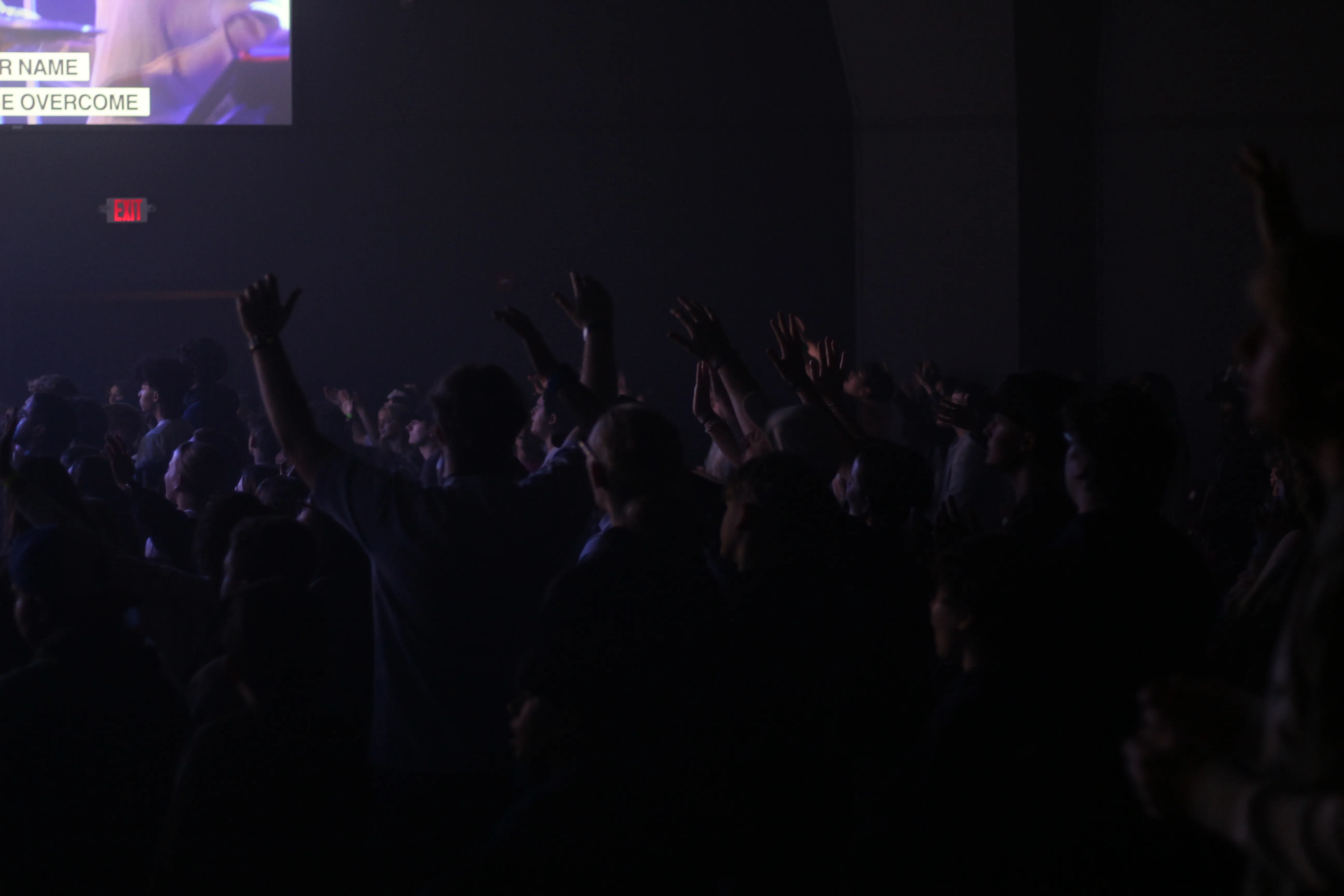 Students worshiping together at CrossWalk Youth Conference 2025.