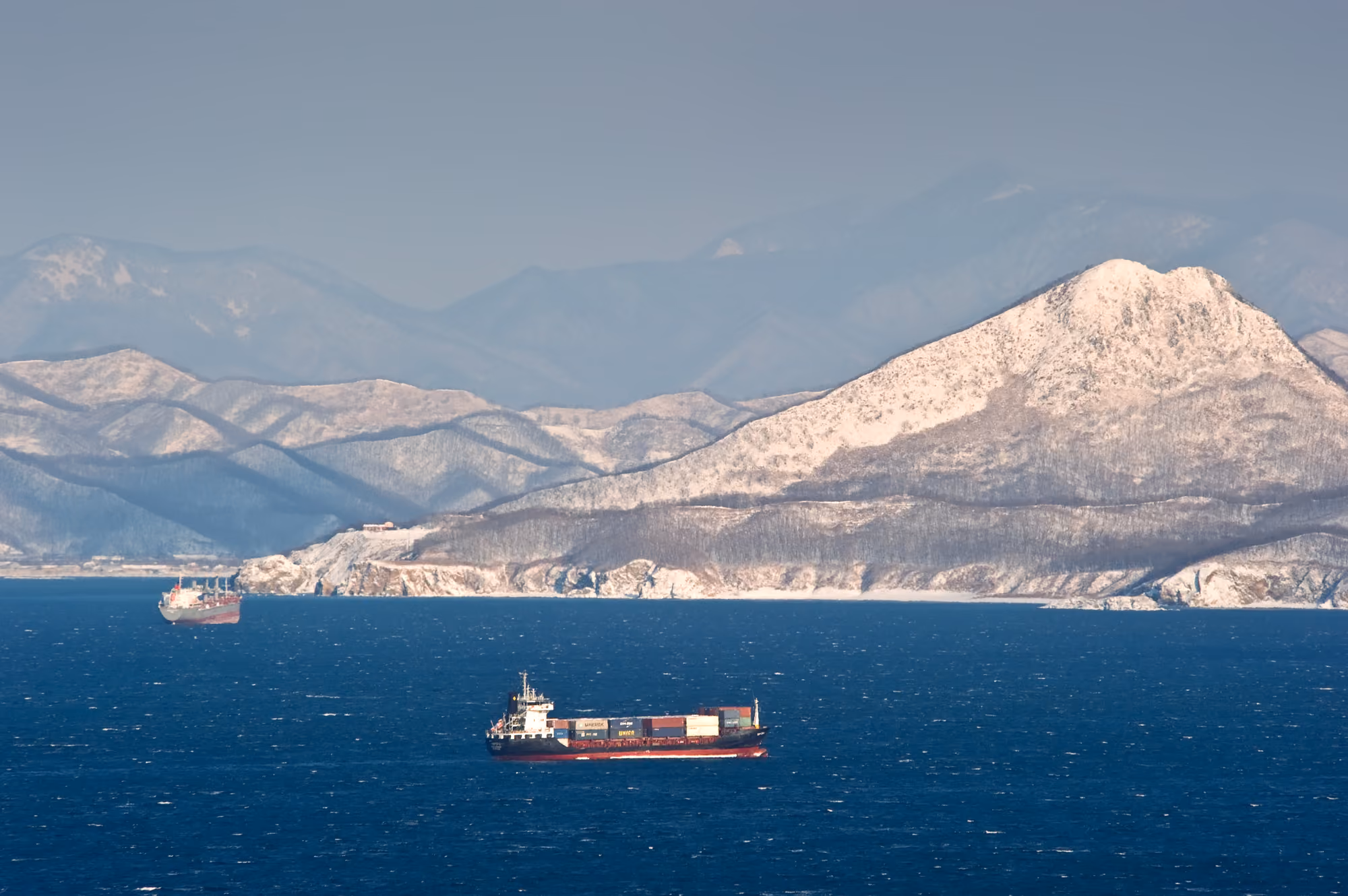 Transporte de contentores no mar