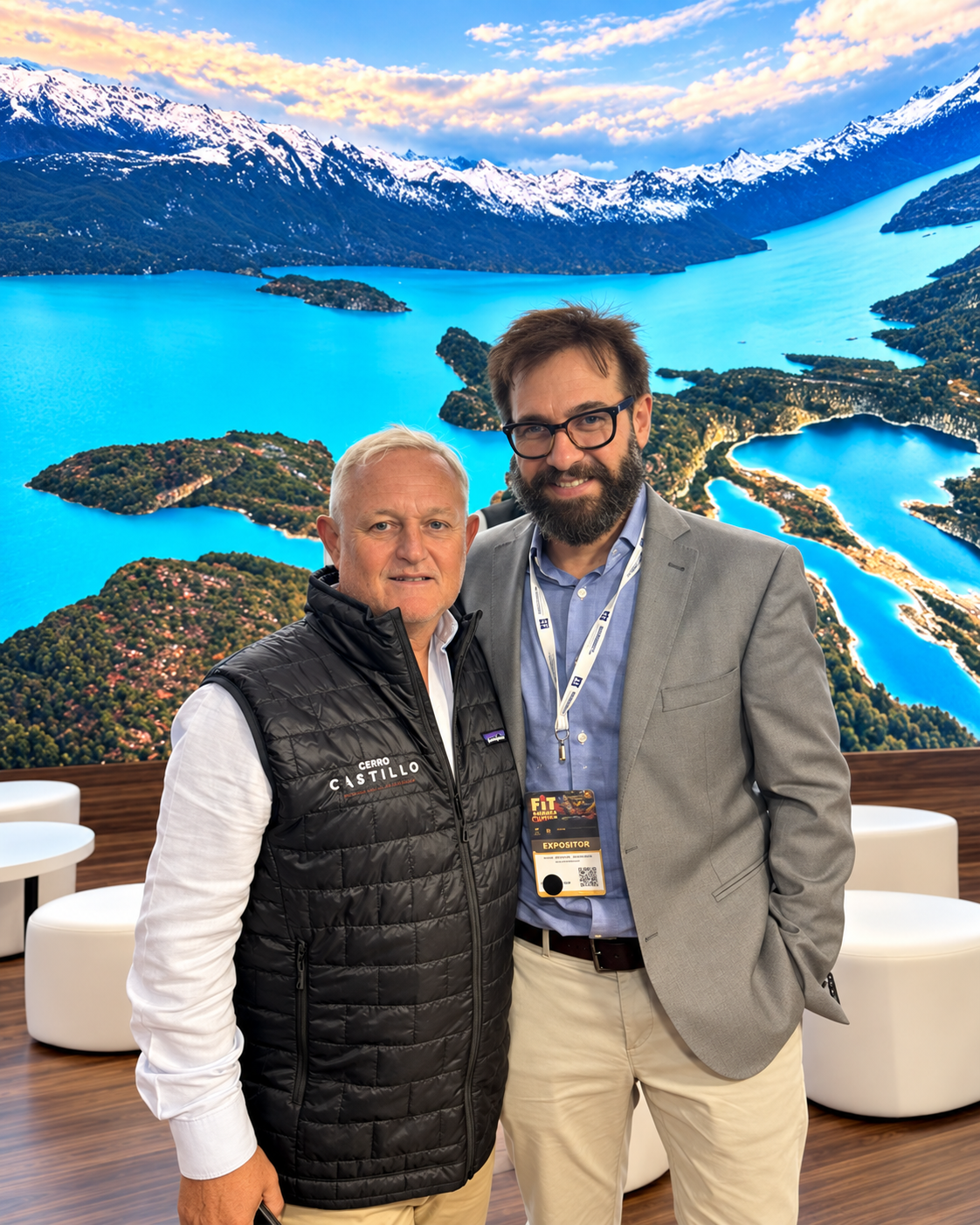 Leonardo Fernández, presidente de Solo Patagonia, y Juan Manuel Garrido en el stand de Solo Patagonia