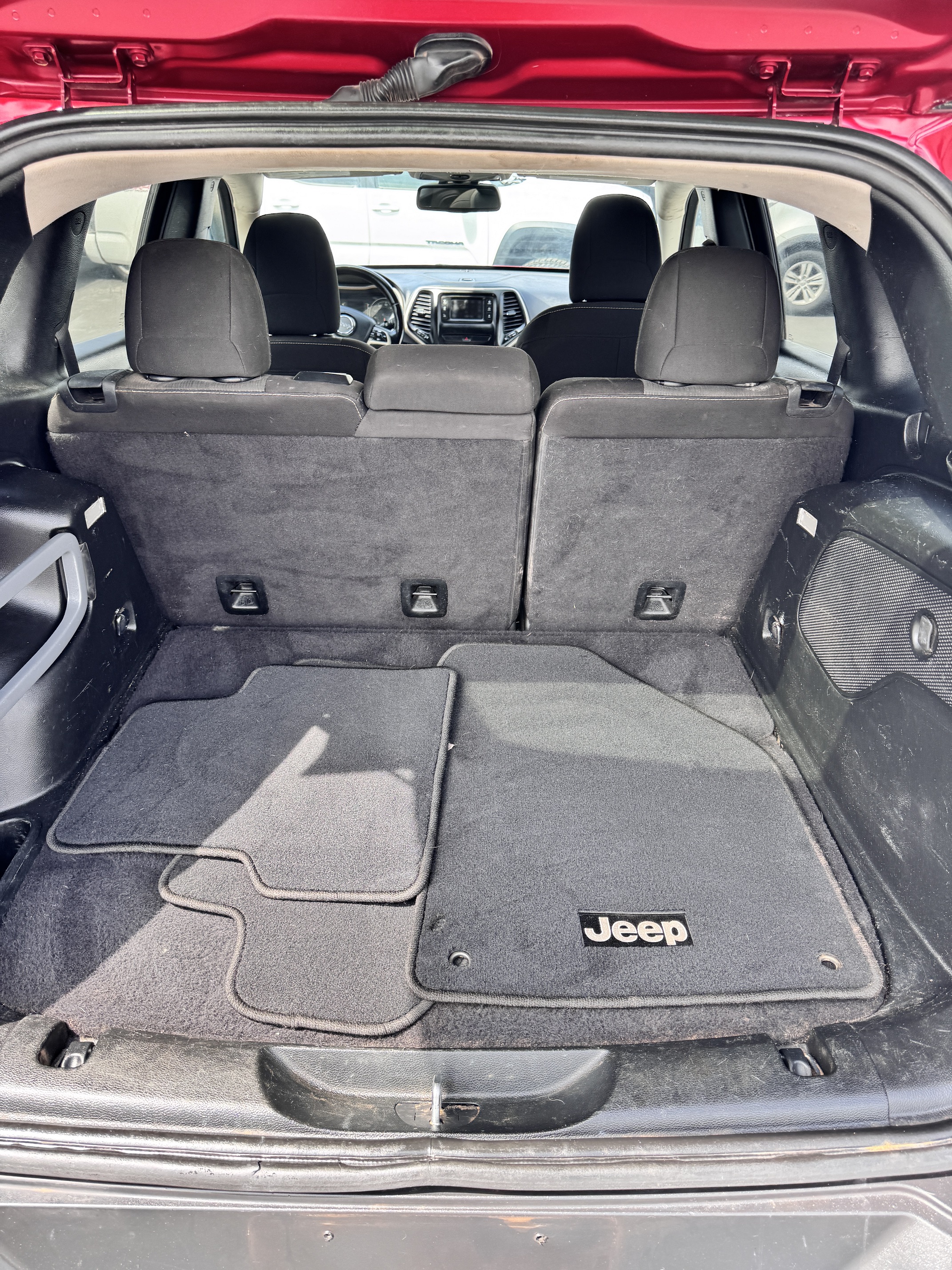 2017 Jeep Cherokee 4WD – Roof Rack, Deep Cherry Red