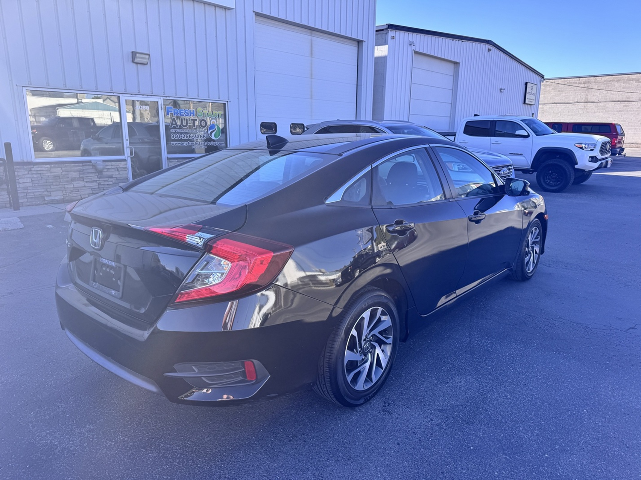 2017 Honda Civic EX – Sunroof, CarPlay