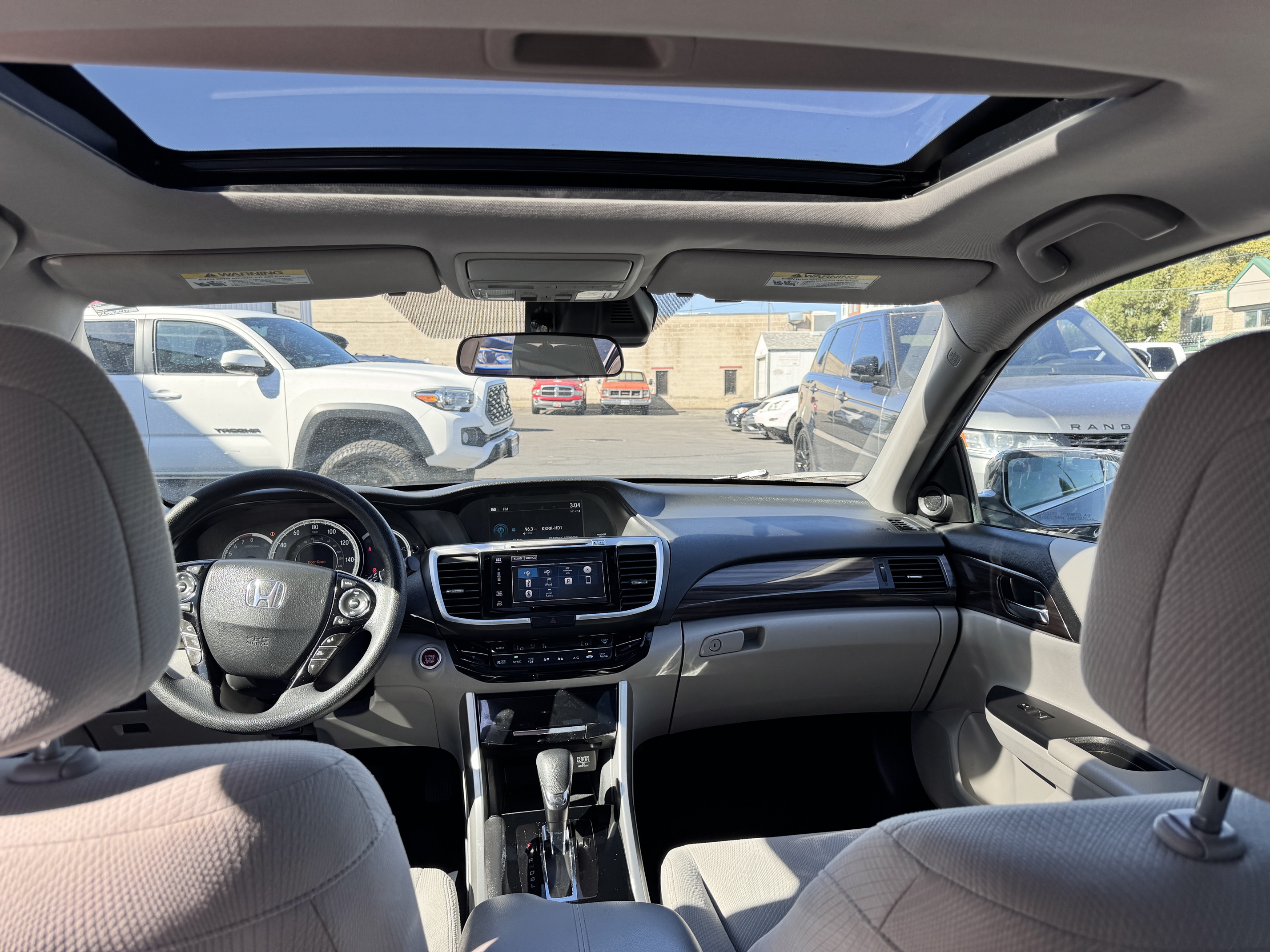 2016 Honda Accord EX – Sunroof, CarPlay