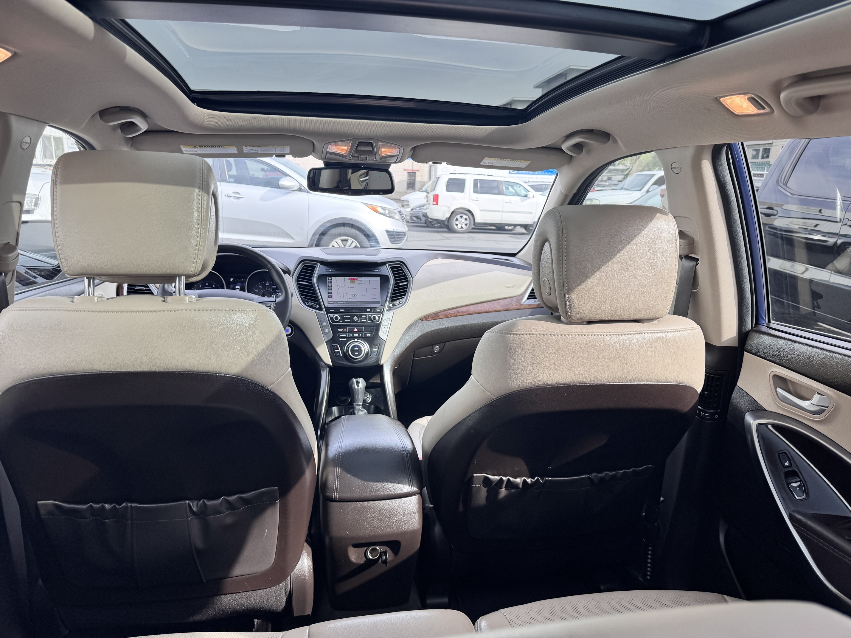 2018 Hyundai Santa Fe – Leather, Sunroof, Navigation, 4WD SUV