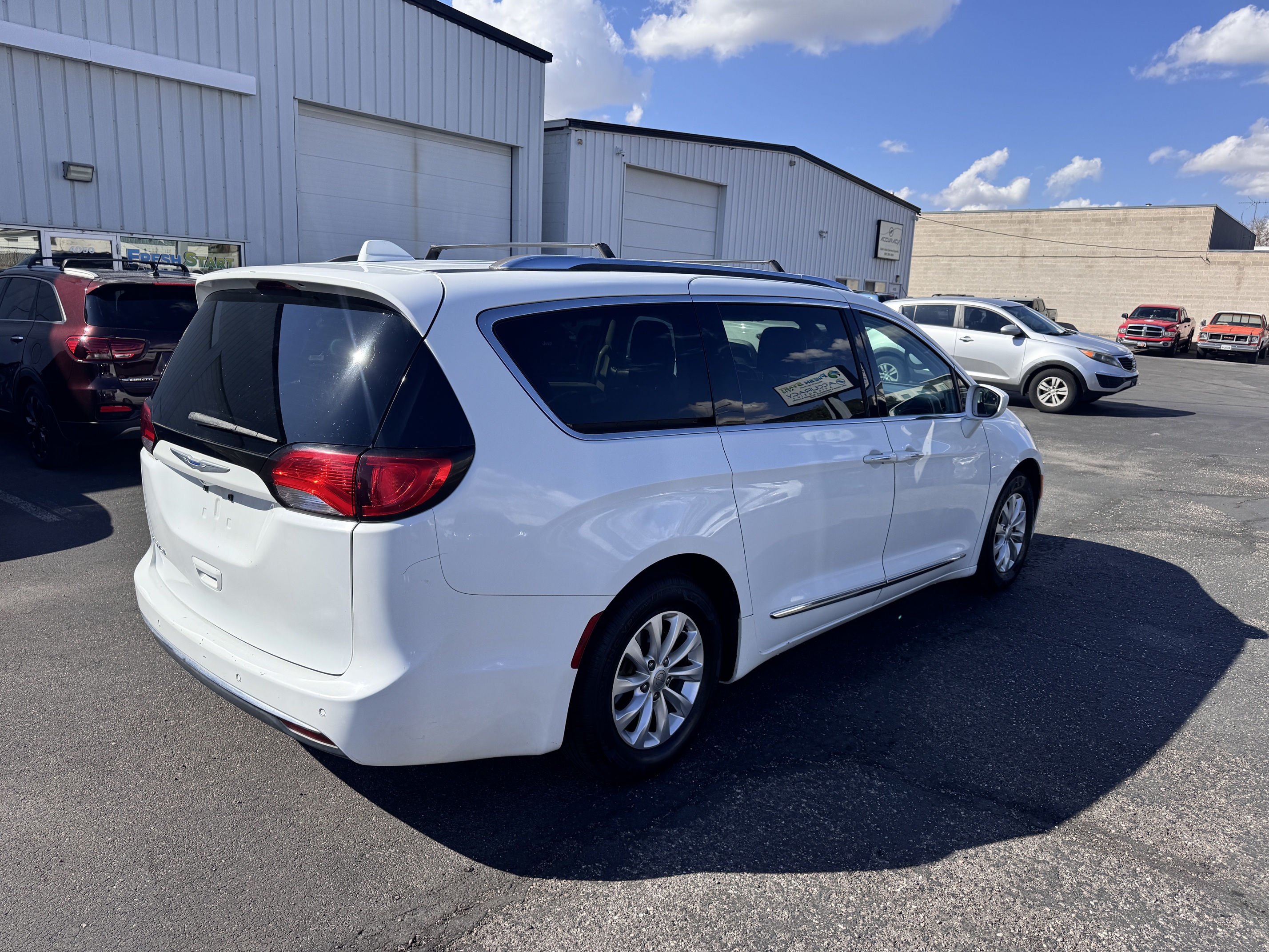 2018 Chrysler Pacifica – Leather, Navigation