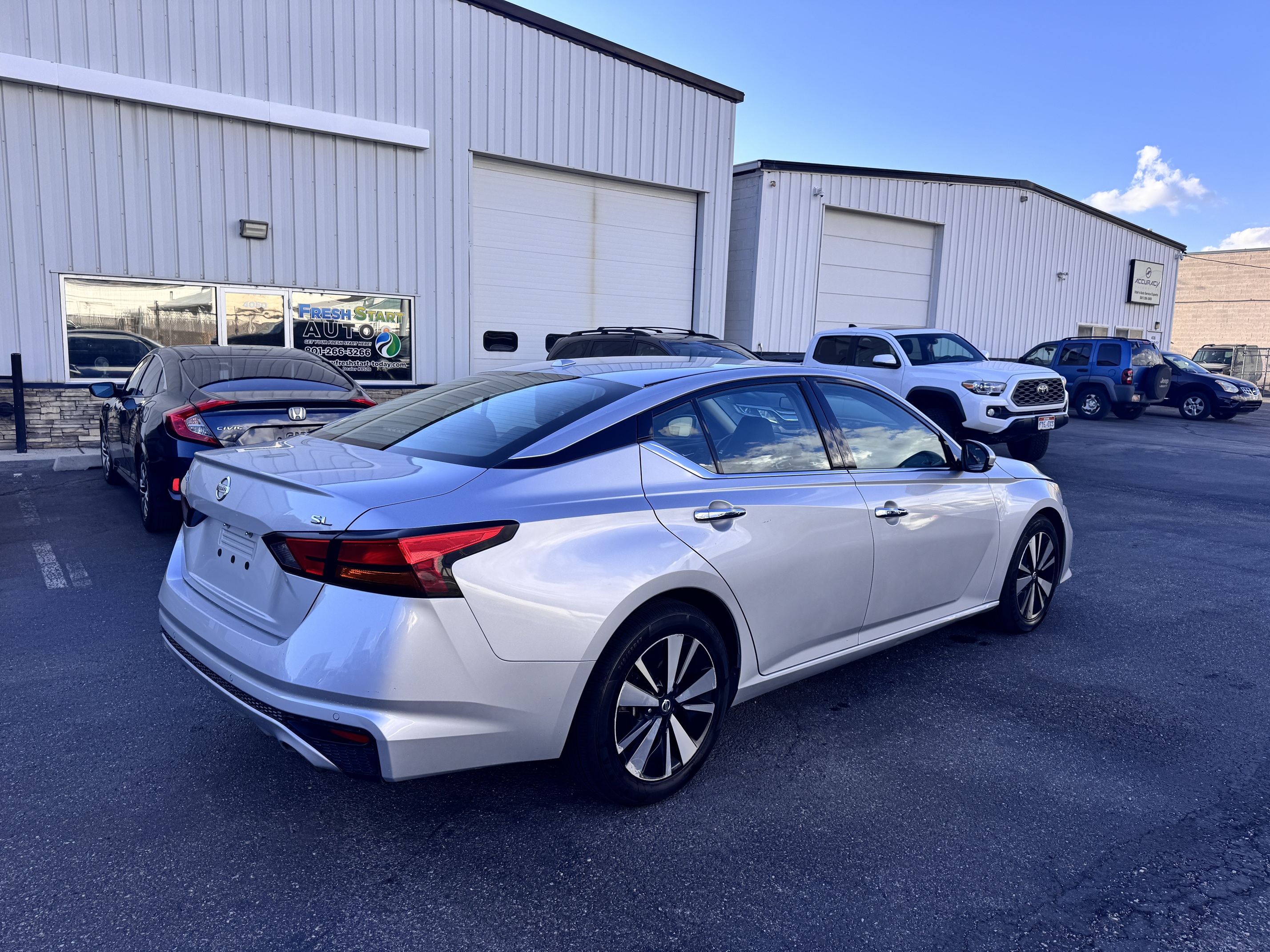 2020 Nissan Altima – Leather, Sunroof, Navigation, Remote Start