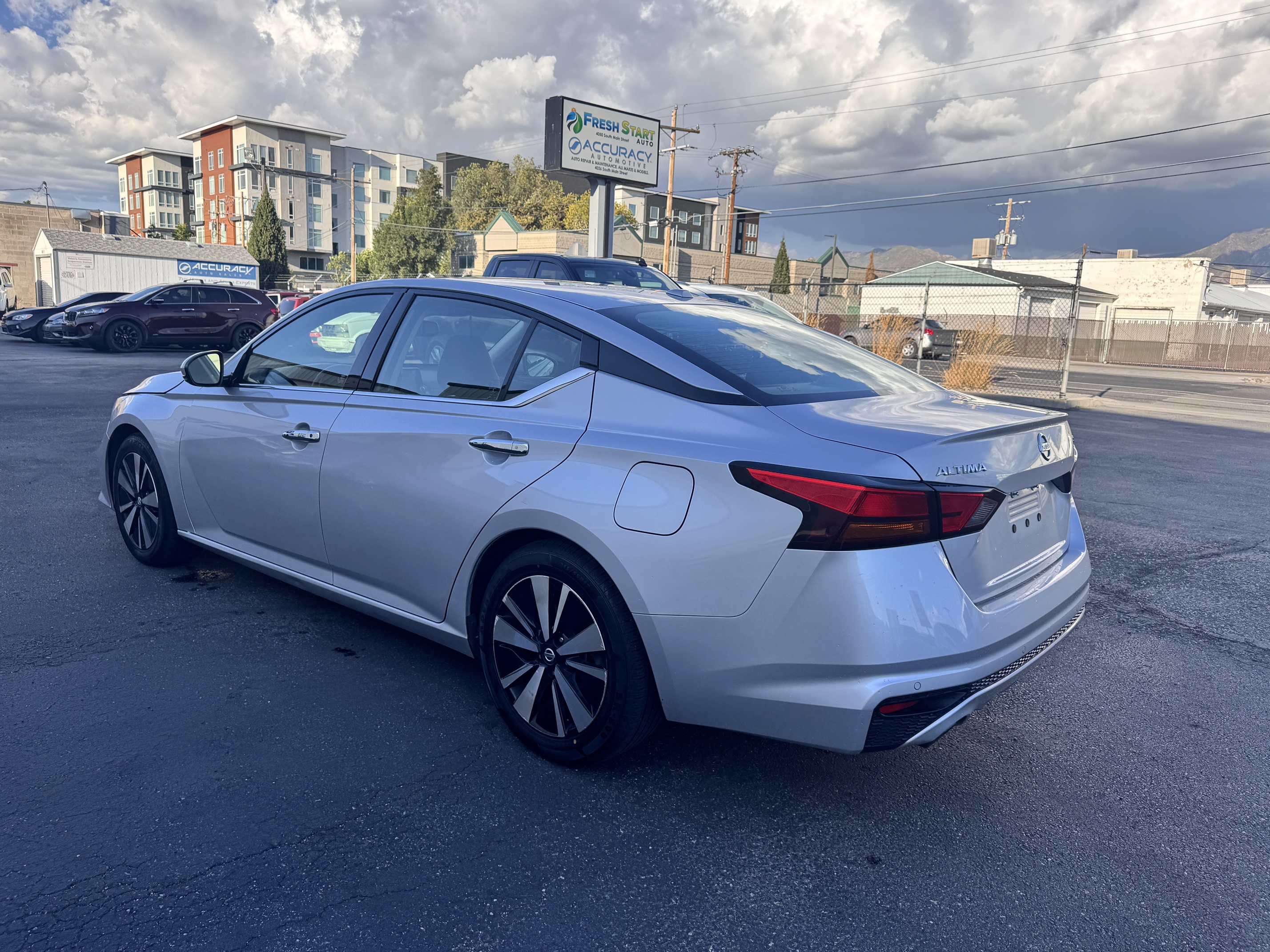 2020 Nissan Altima – Leather, Sunroof, Navigation, Remote Start