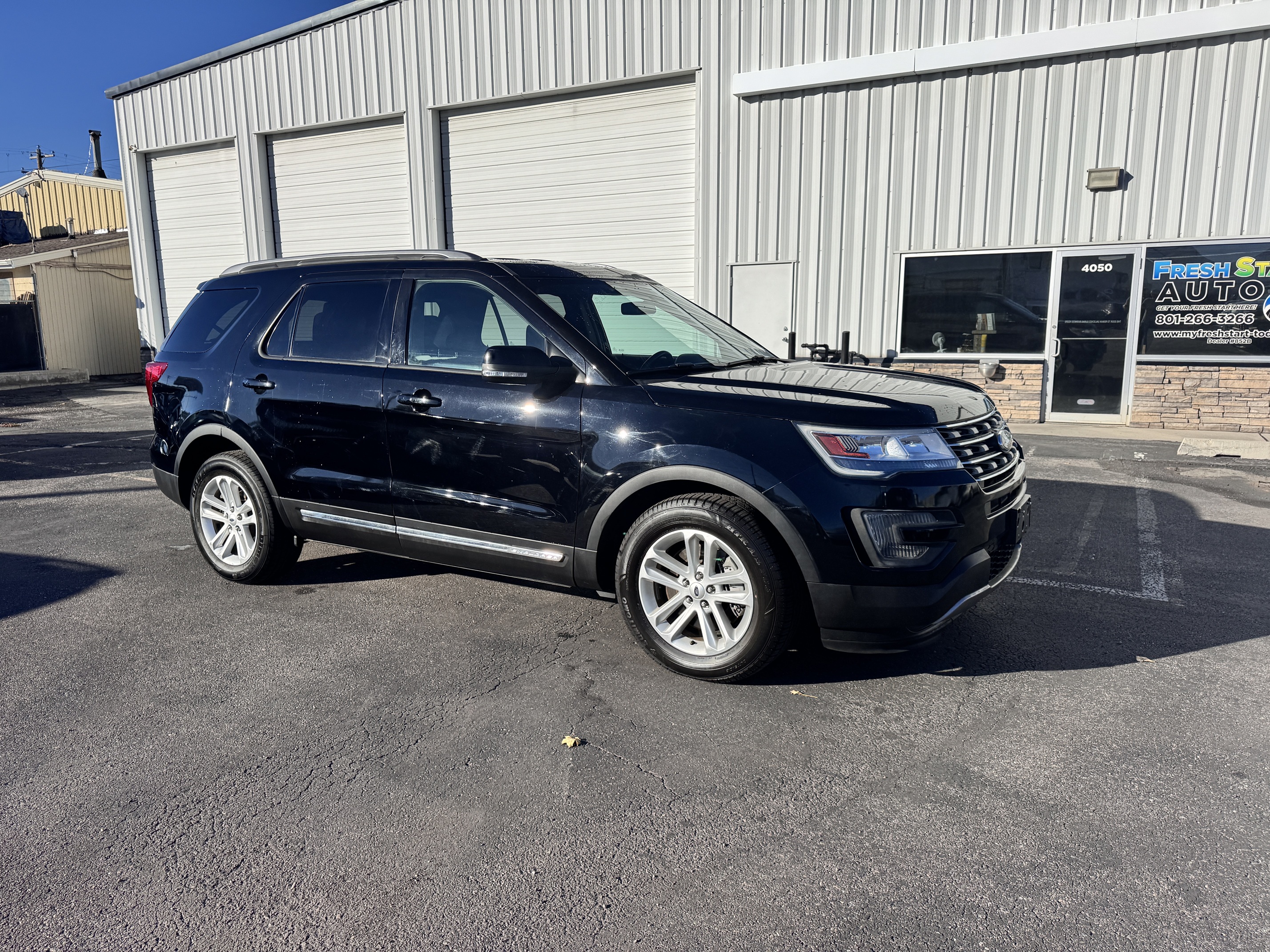 2016 Ford Explorer – Leather, Navigation, 3rd Row, 4WD SUV