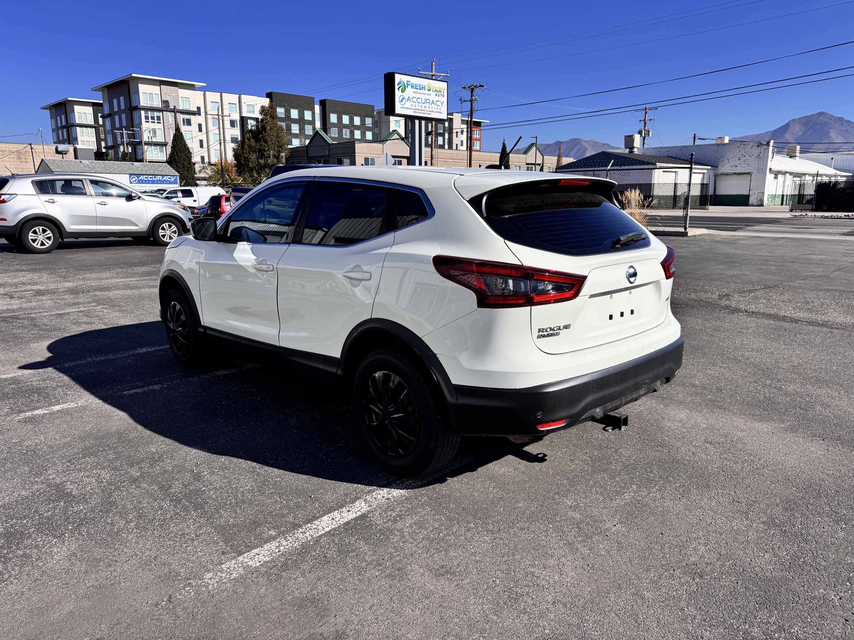 2020 Nissan Rogue – Leather, Navigation, AWD SUV