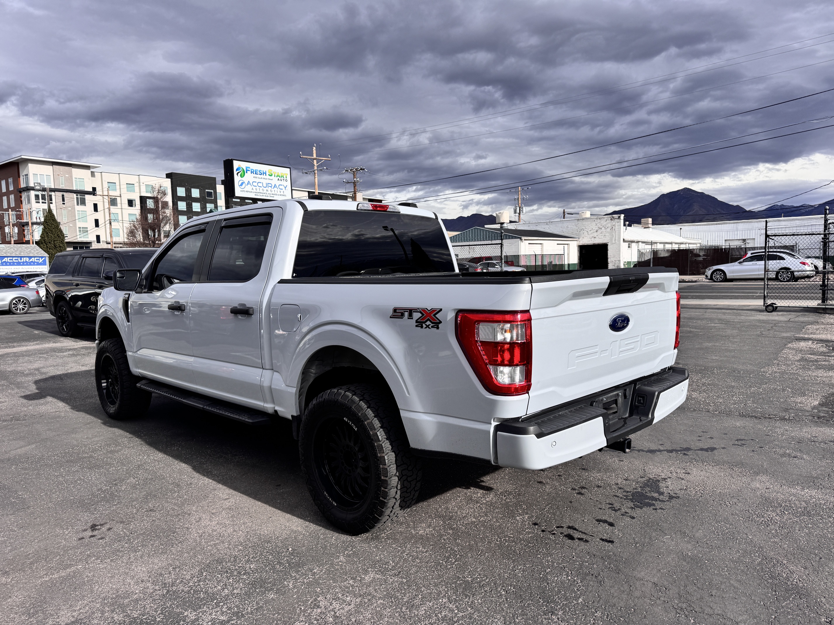 2021 Ford F-150 STX – 4WD, Backup Camera, Bluetooth, Tow Package