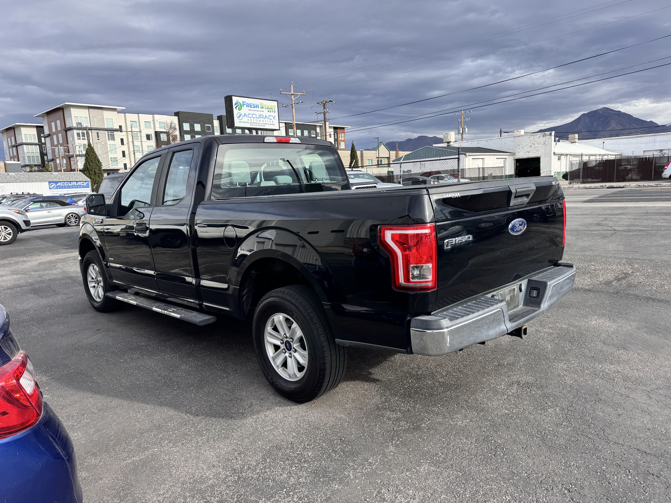 2016 Ford F-150 XL – 4WD, Backup Camera, Bluetooth, Tow Package
