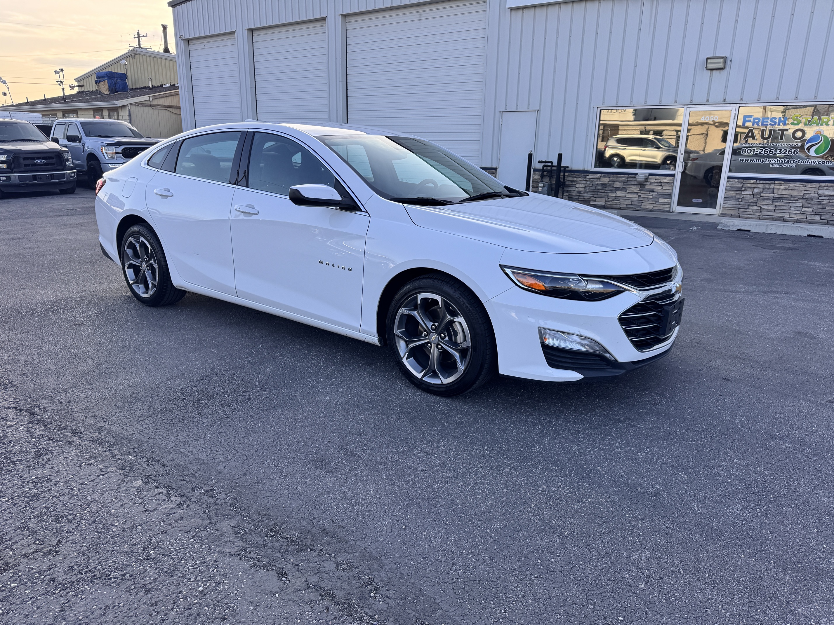 2023 Chevrolet Malibu 1LT – Apple CarPlay, Remote Start, Backup Camera