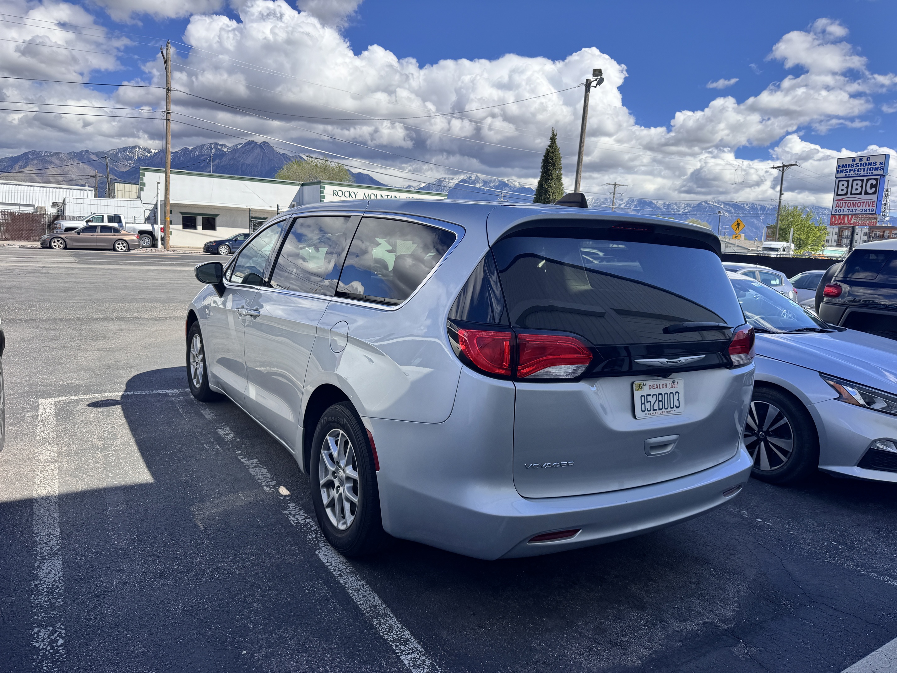 2023 Chrysler Voyager LX