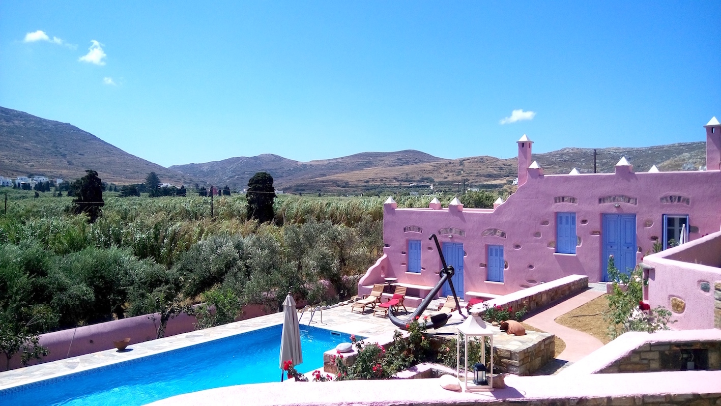 Georgilas Cave House - A Greek Island Pink Hotel 