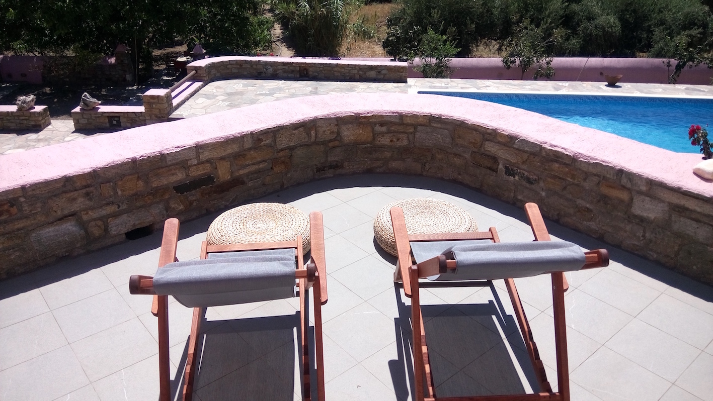 Georgilas Cave House - A Greek Island Pink Hotel 