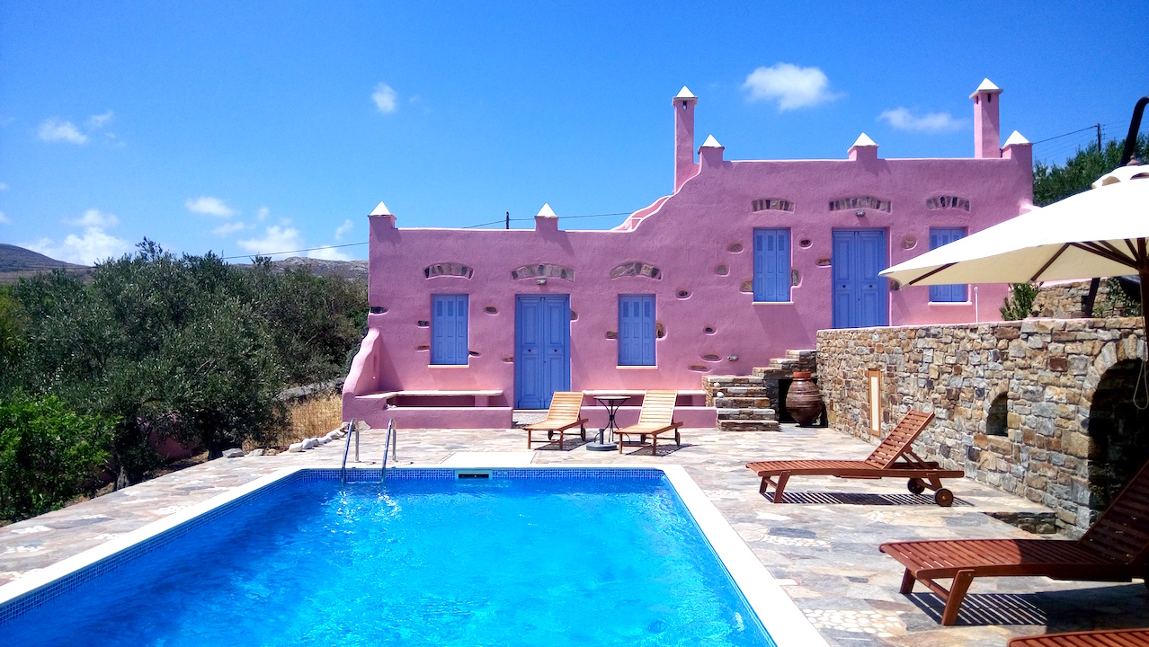 Georgilas Cave House - A Greek Island Pink Hotel 