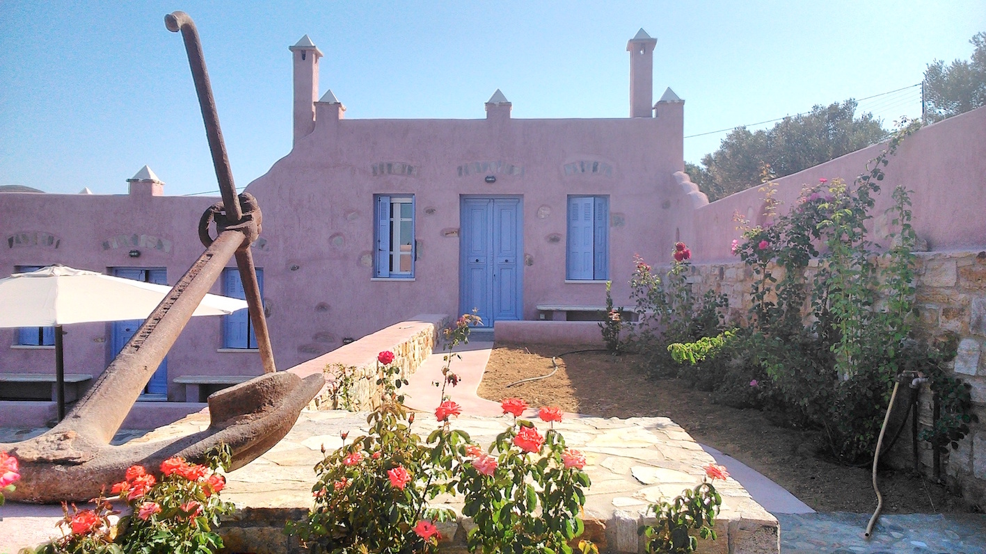 Georgilas Cave House - A Greek Island Pink Hotel 