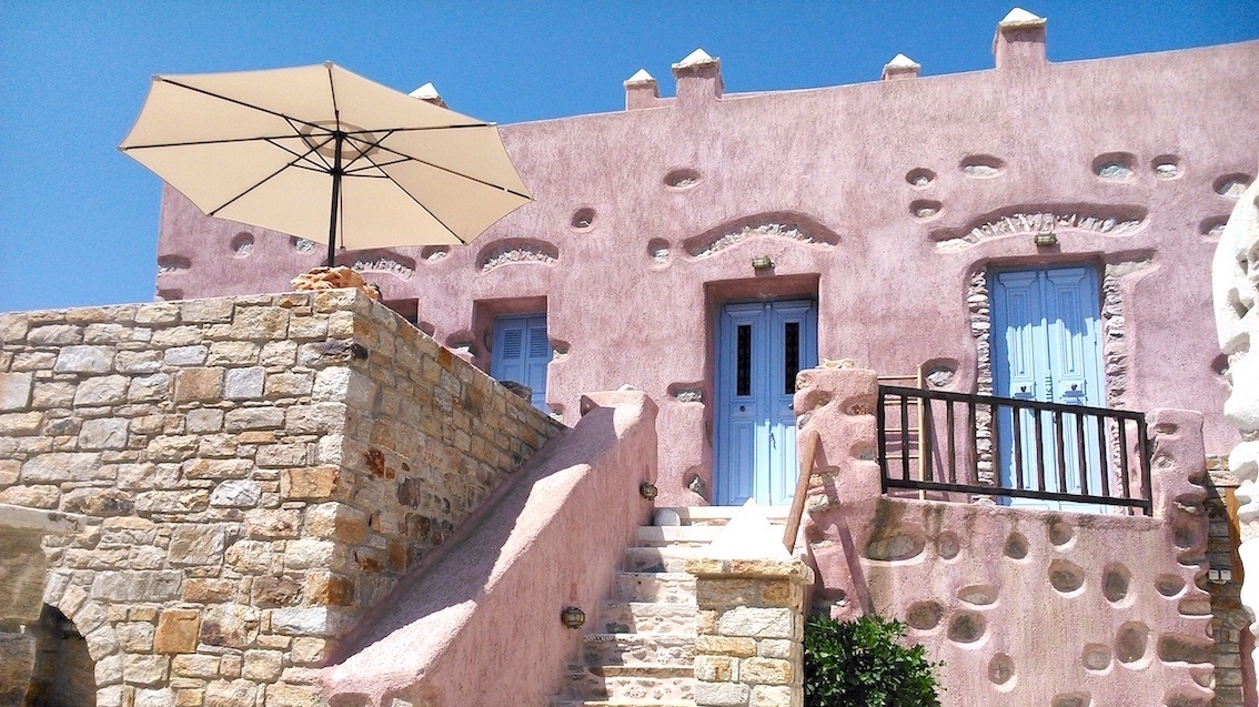 Georgilas Cave House - A Greek Island Pink Hotel 