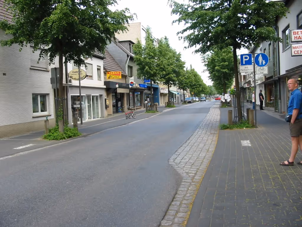 Frankfurter Strasse/High Street