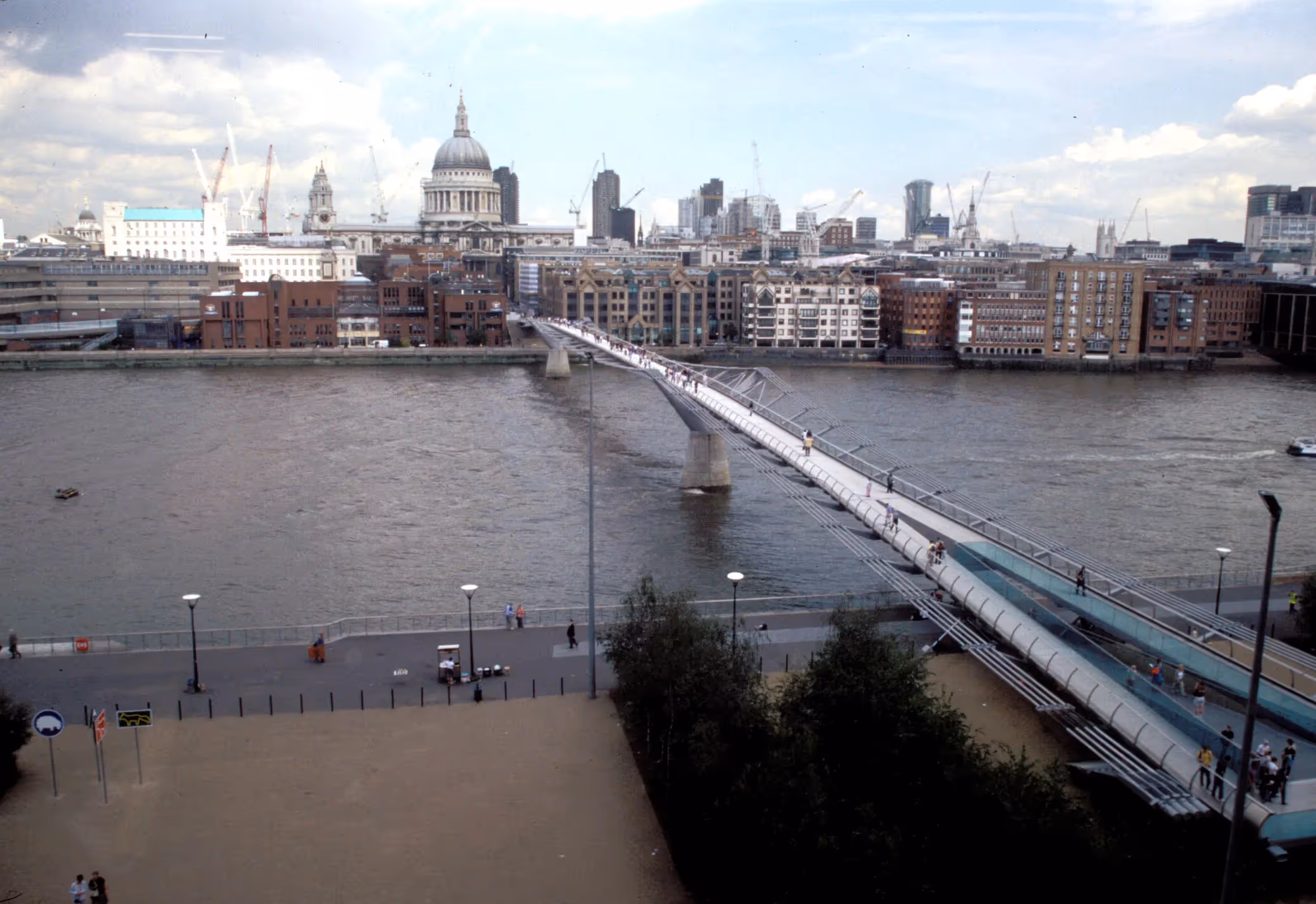 Millennium and Jubliee Pedestrian Bridges