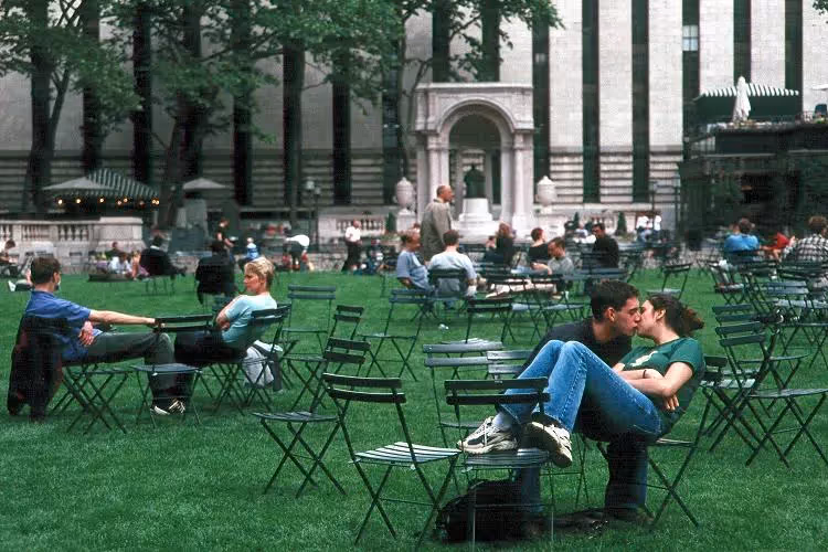 Bloomberg Seeks to Limit the Length of Kissing in Public Spaces