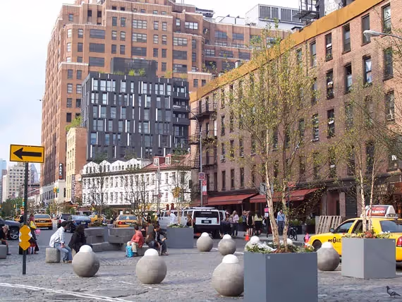 New Gansevoort Plaza gets mixed reviews, but remains victorious