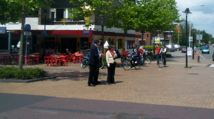 Where the Sidewalk Doesn't End: What Shared Space has to Share
