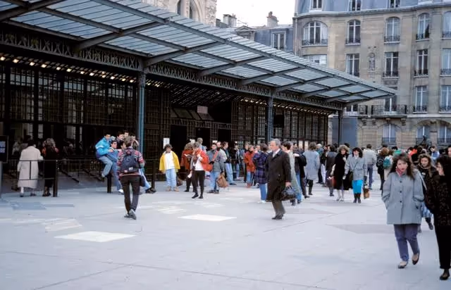 Paris City Commentary: Buildings