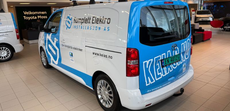 Elektriske varebiler levert til Komplett Elektro