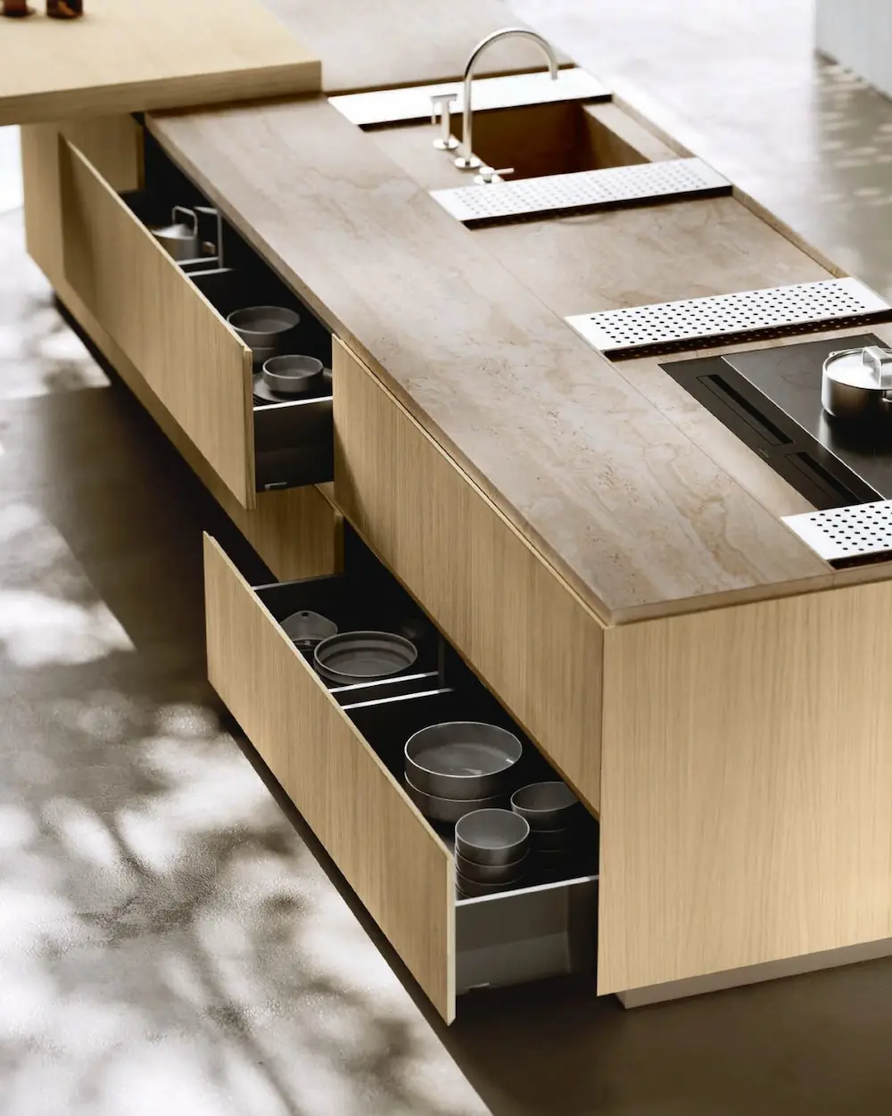 ilot central de cuisine avec espace de rangement intégré