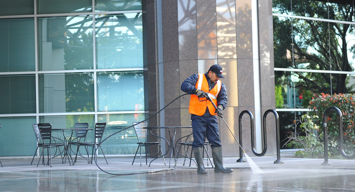 Lavado de pisos con hidrolavadora