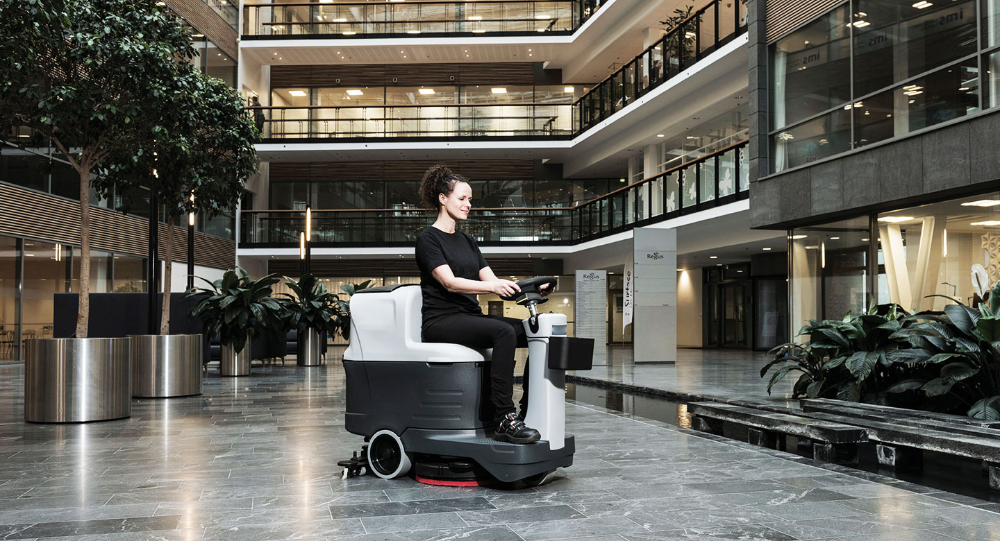 Restregadora para grandes áreas