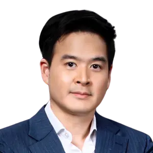 เบนซ์ วรภัทร ชวนะนิกุล