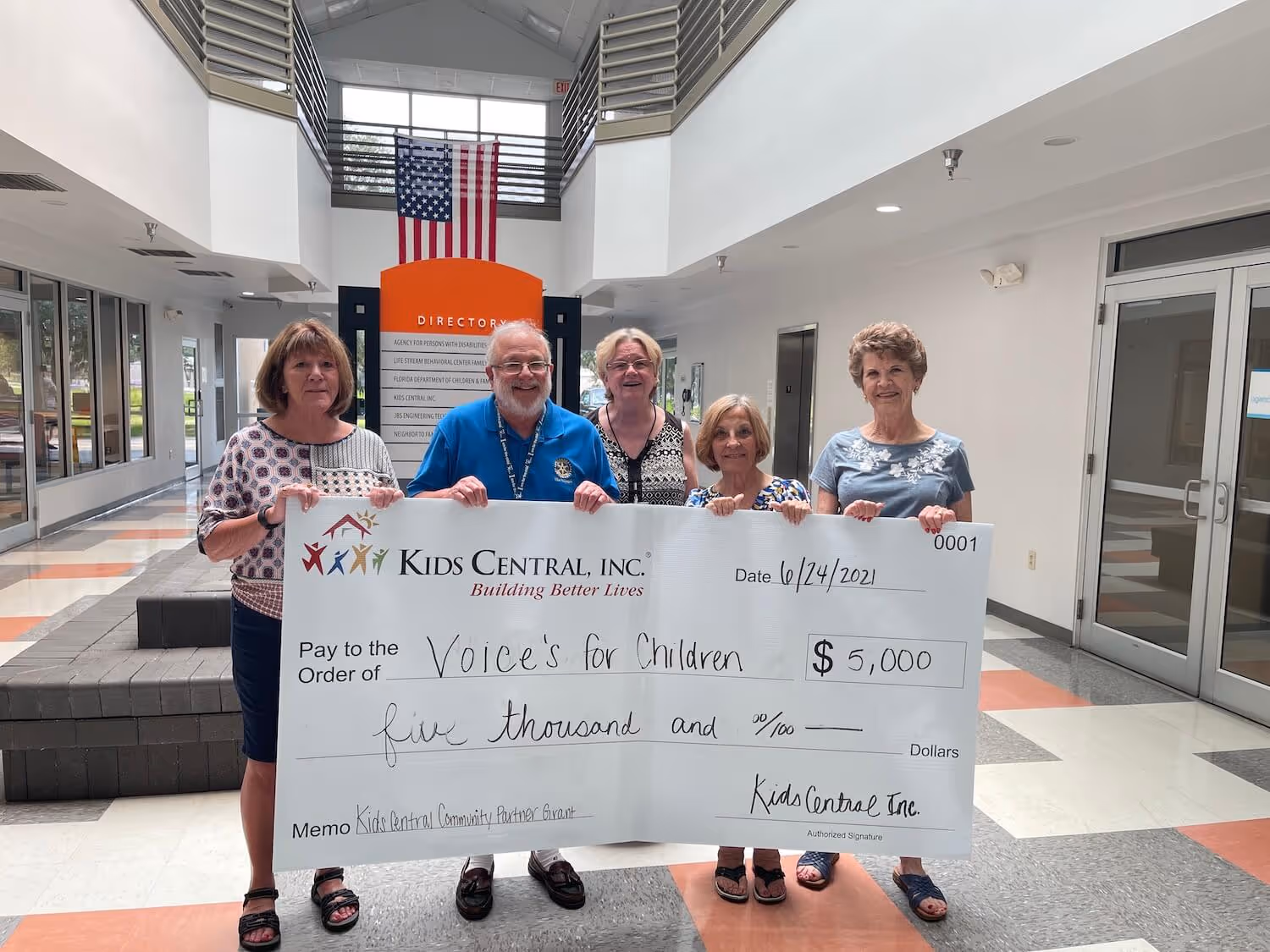 Left to right: VFC board members Linnae Clinton, Jeff Cohen, Kathleen Cossey, Sue Carpenter, and Wanda Vogler.