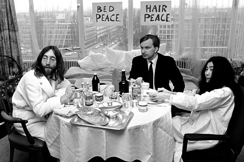 foto: © Nico Koster, exposition From Holland with Peace, Hilton Amsterdam 21 – 29 March 2009.