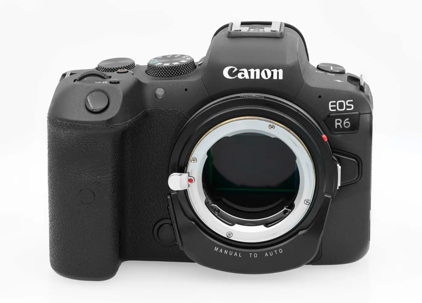 Canon EOS R6 met Megadap M2RF-adapter en Leica M-objectief