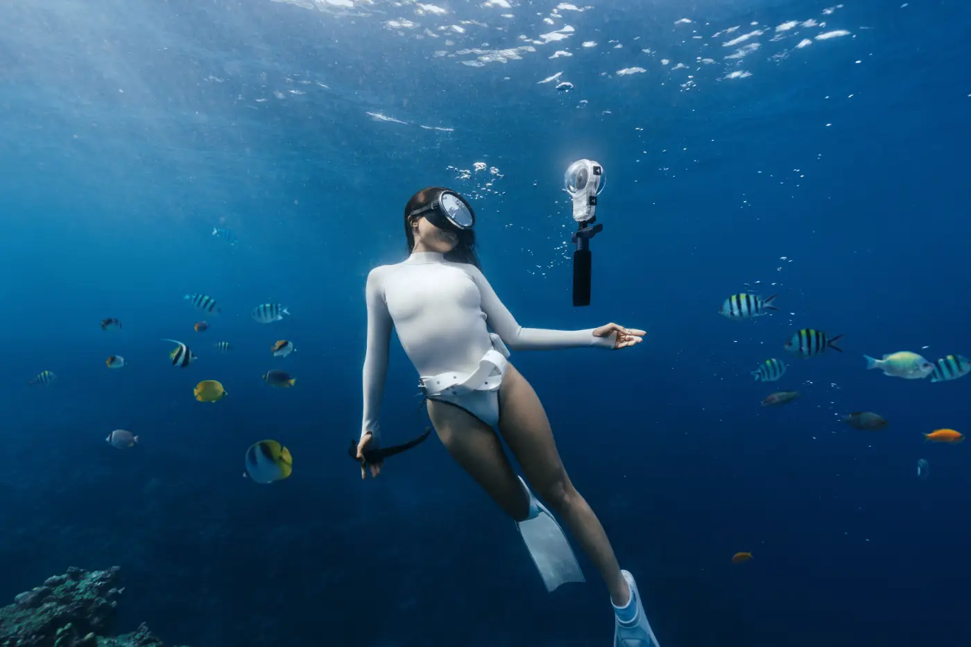 Insta360 X6 onder water gebruikt voor 360°-opnamen tijdens het duiken