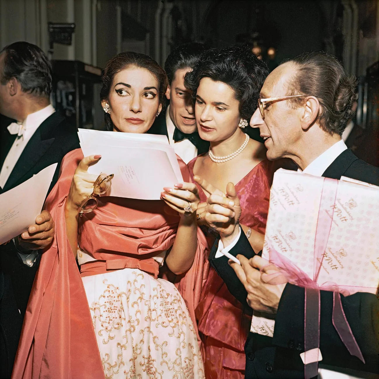 © Particam / MAI - Maria Callas en Peter Daimand in Concertgebouw Amsterdam, HF 1959