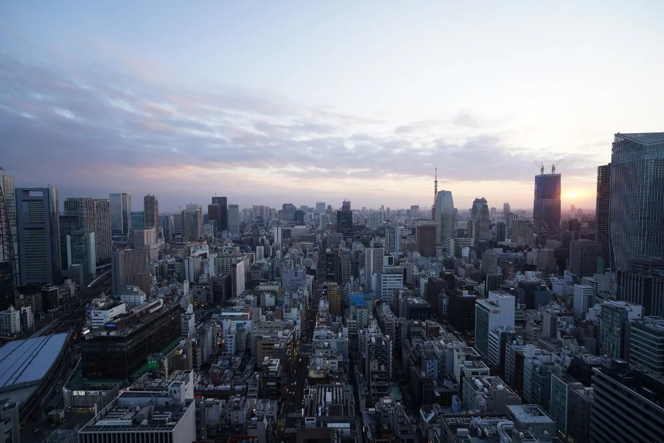 Cityscape at sunset, photographed with the Sony FE PZ 16-35mm F4 G