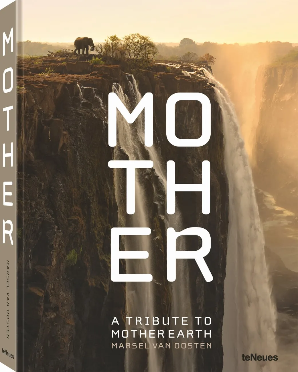 Fotoboek: Mother - A Tribute to Mother Earth van Marsel van Oosten,