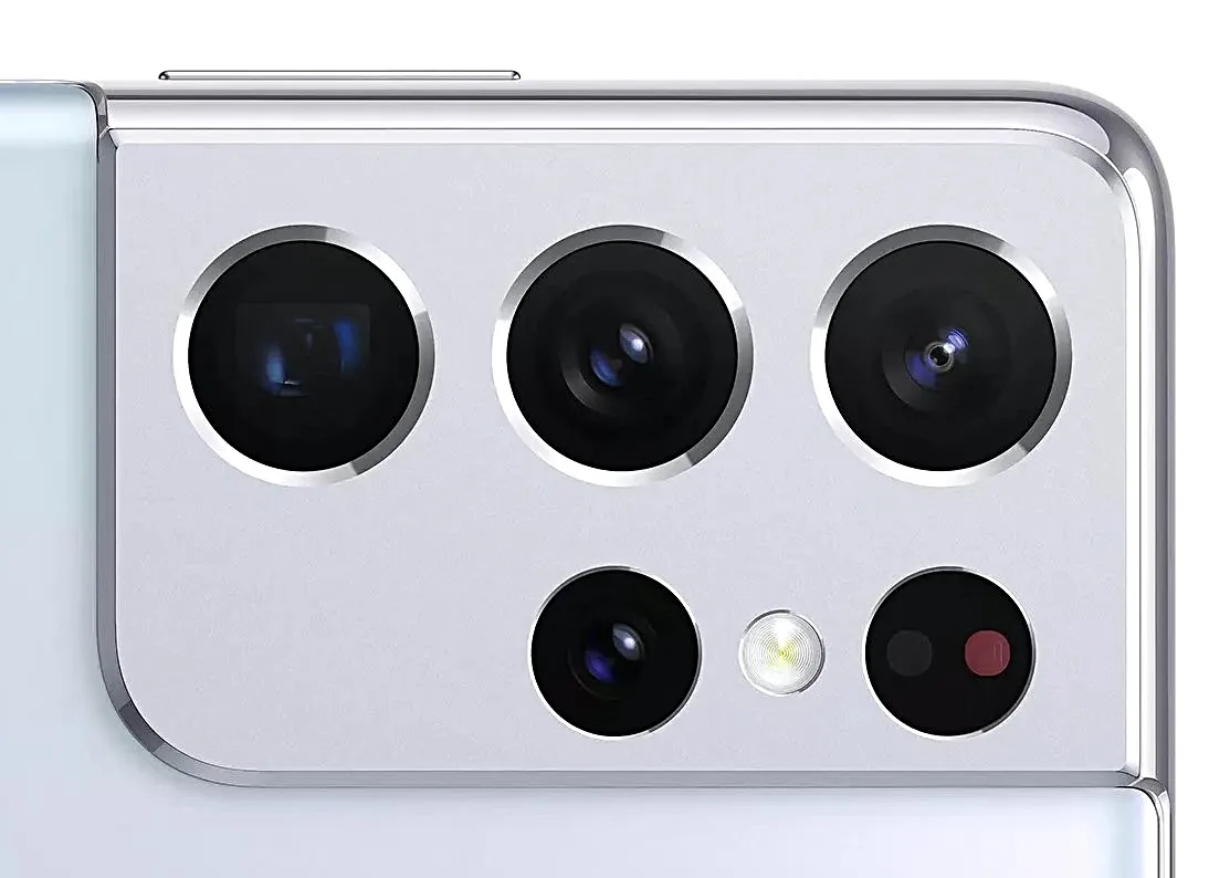 Back of the Samsung Galaxy S21 with camera module