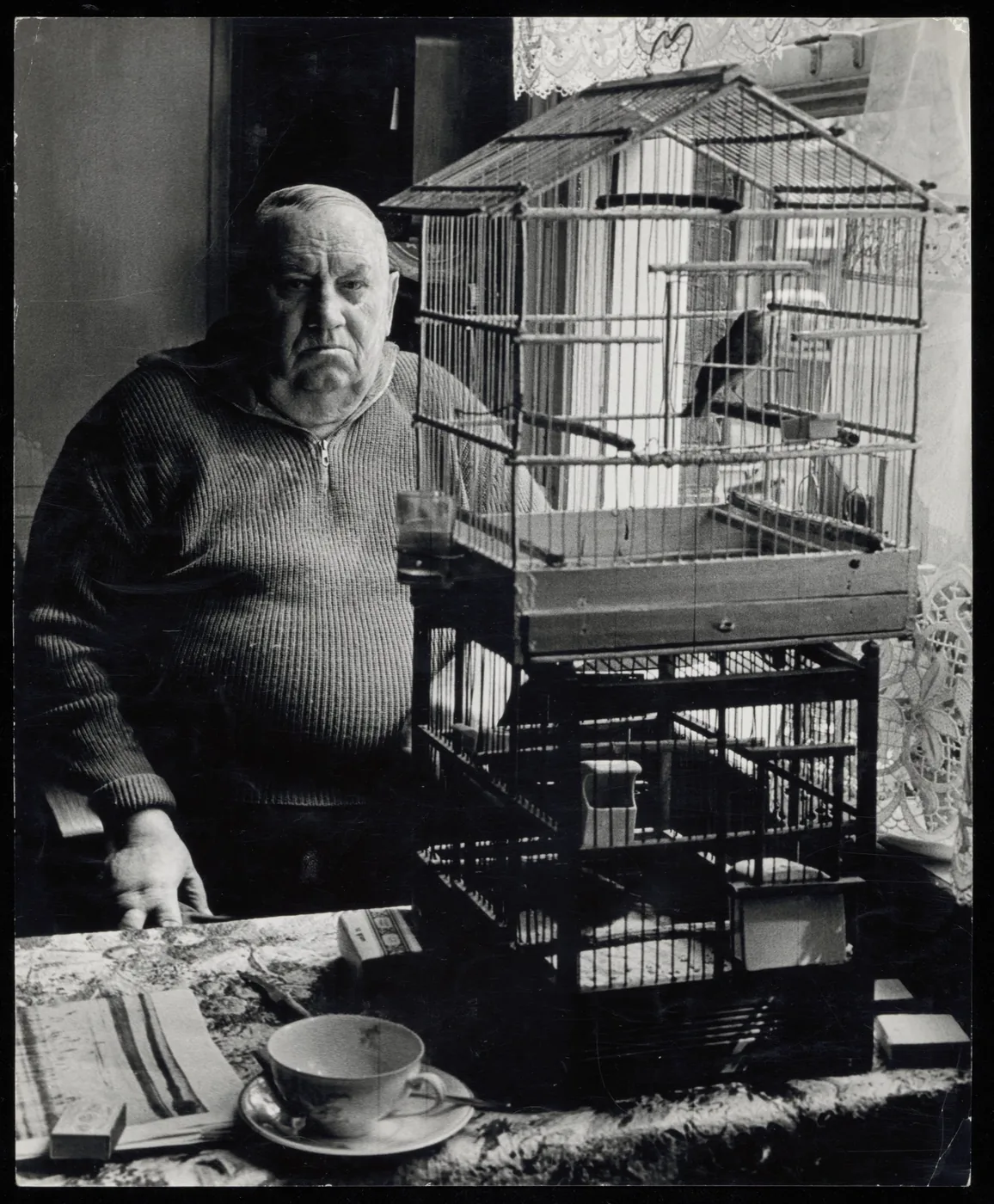 foto: Dolf Toussaint - Oud-koetsier Leonardus Johannes Worrel, Westerkade 6, ca. 1963
