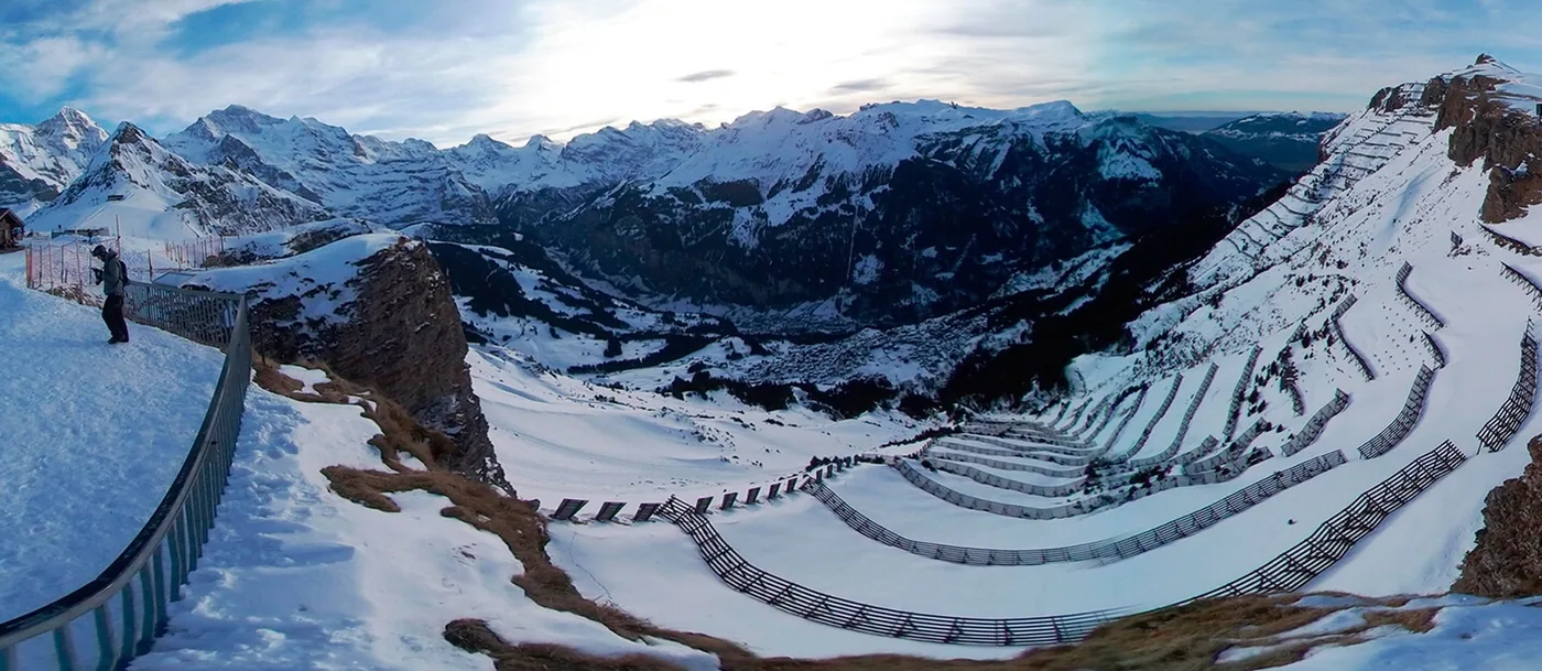 panorama 360 graden bergen met sneeuw